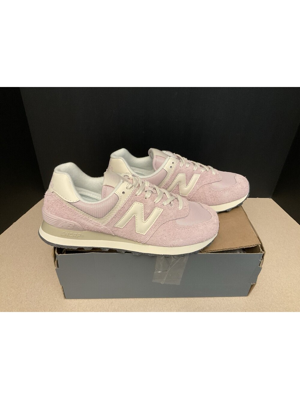 New! Womens New Balance 574 Pink Beige Athletic Shoes. Size 8.5B. Awesome Shoes!